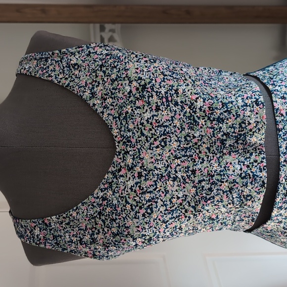 Sage Collective Activewear Set - Picture 2 of 7